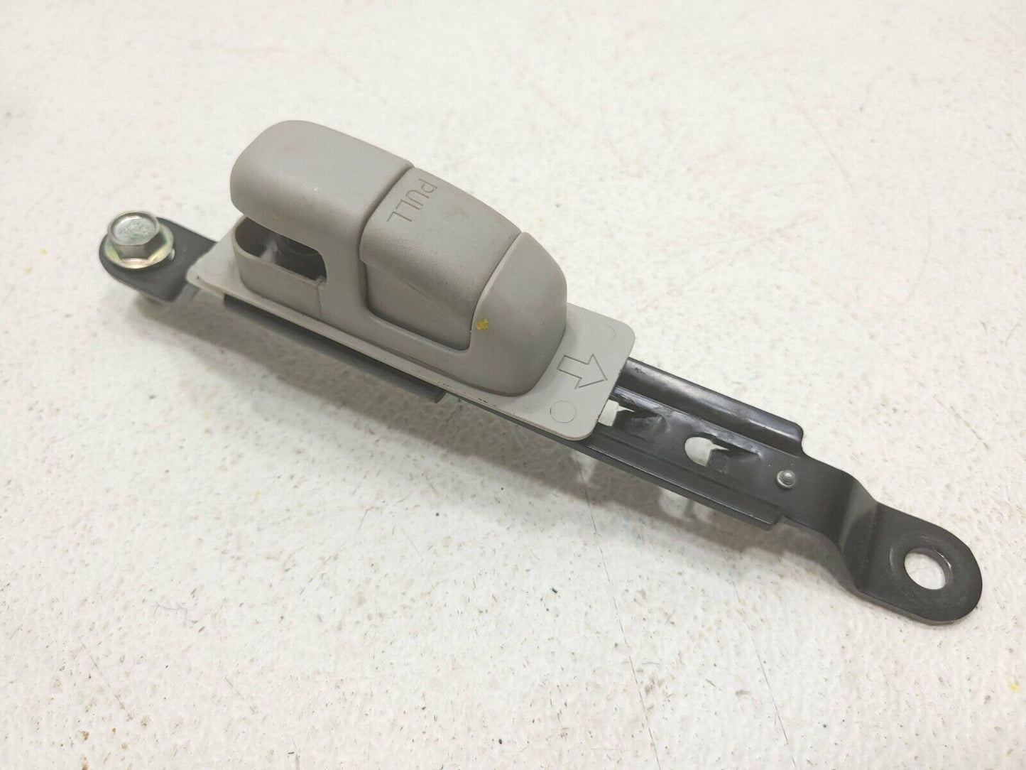 07 - 13 Suzuki Sx4 Hatchback Seat Belt Height Adjuster Passenger Side Right OEM