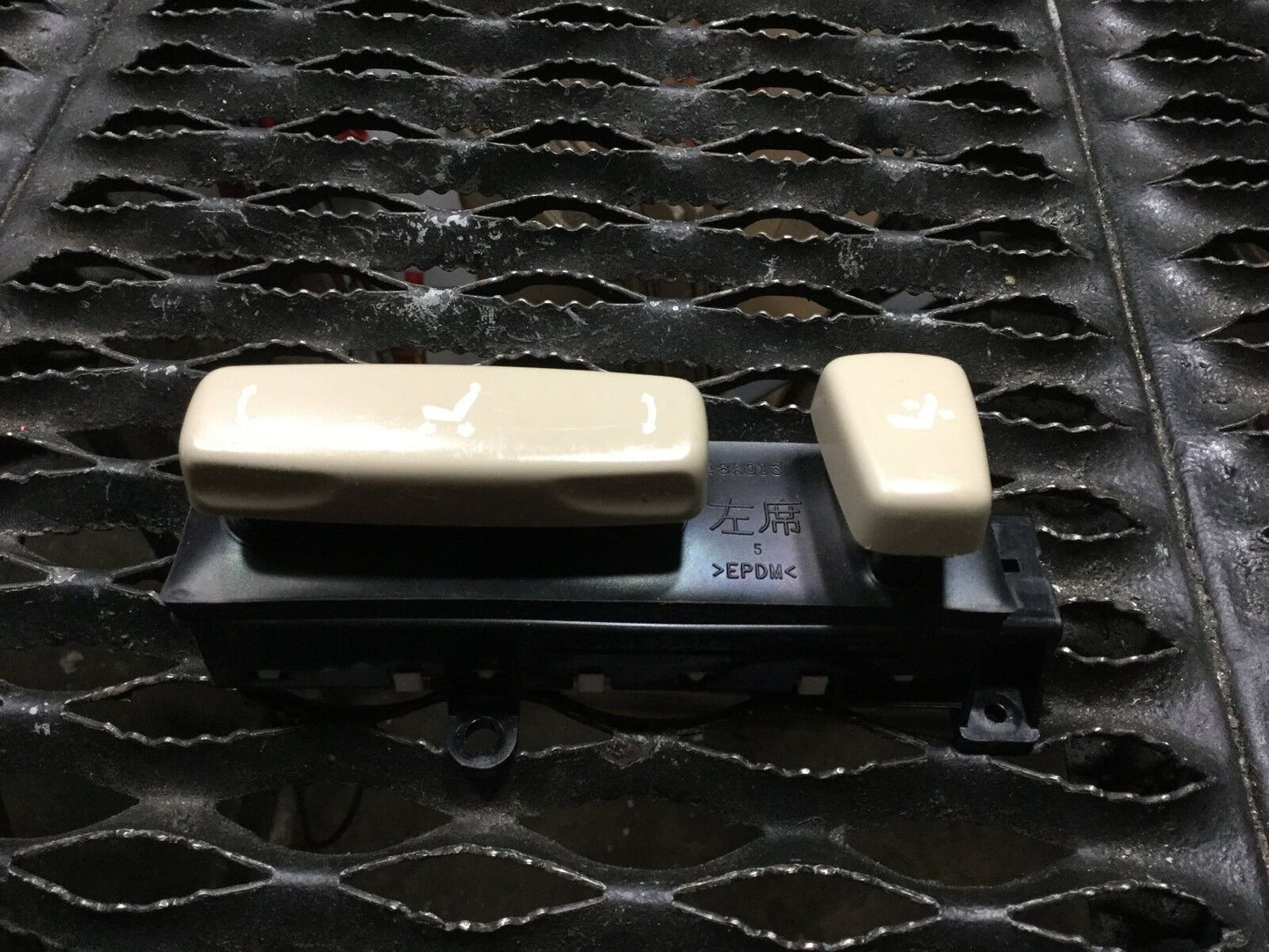 98 99 00 01 02 03 04 05 Lexus GS300 Front Left Driver Seat Switch Control OEM