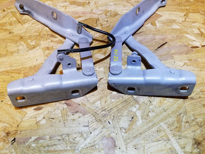 04 05 06 07 BMW 530xi E60 Hood Hinge Left & Right  OEM