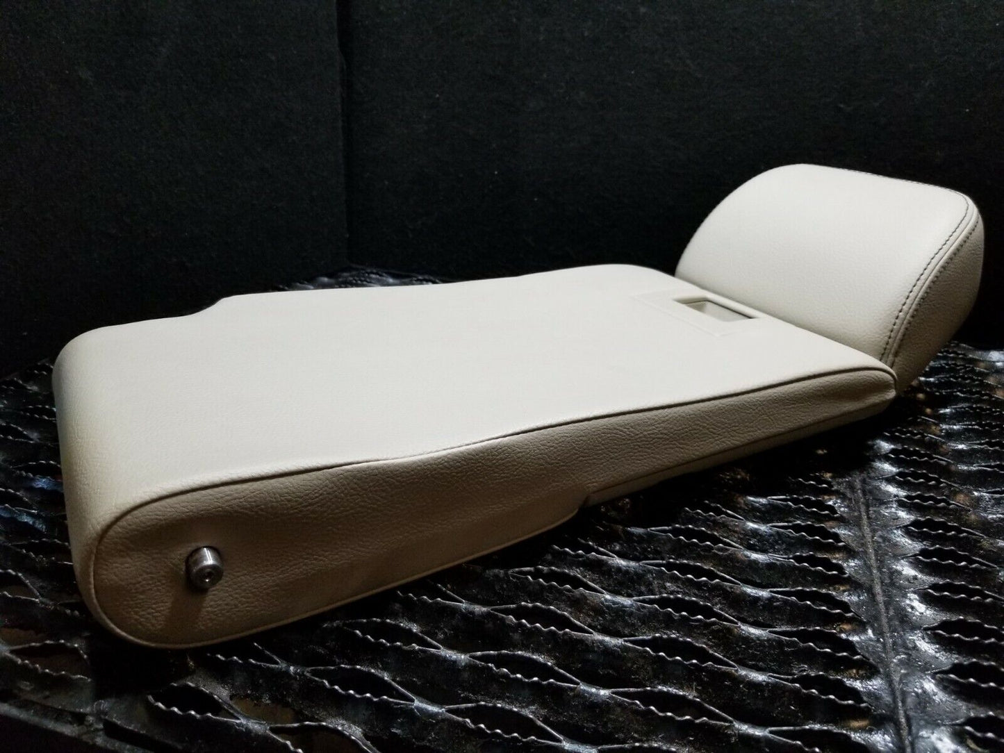 11 12 13 14 Ford Edge Rear Seat Center Armrest OEM