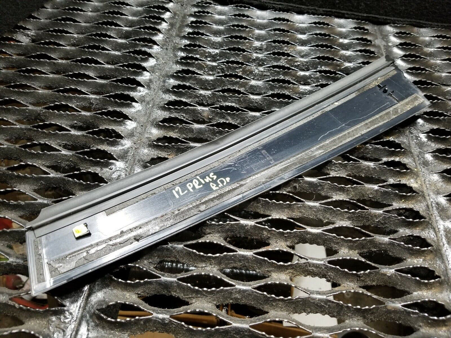 12 13 14 15 Toyota Prius Rear Left Driver Side Door B Pillar Trim Molding OEM