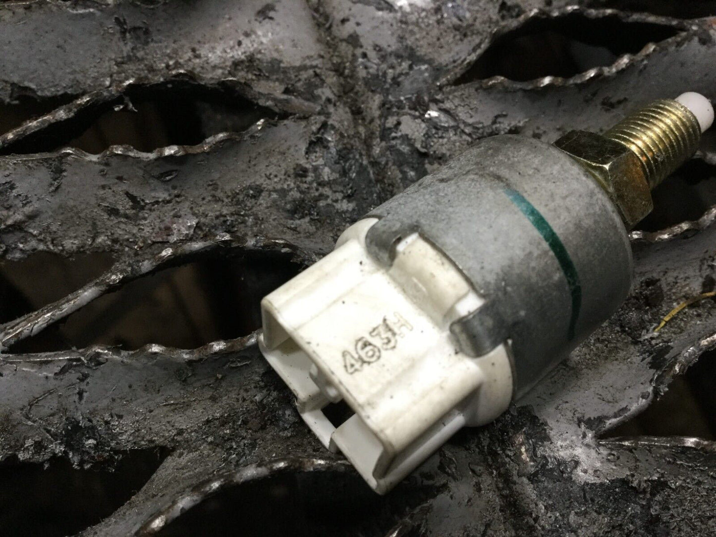 03 04 05 06 07 08 Toyota Corolla Brake Pedal Stop Light Switch OEM