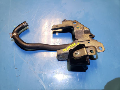 10 11 12 13 Mazda 3 2.0l Fuel Vapor Purge Valve Solenoid W/ Bracket OEM