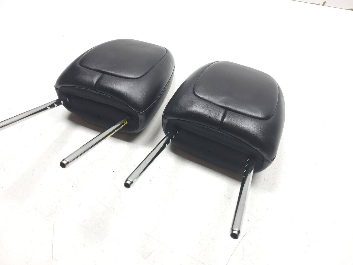 14 15 16 17 18 Jeep Cherokee Front Seat Headrest Left & Right 2pcs OEM