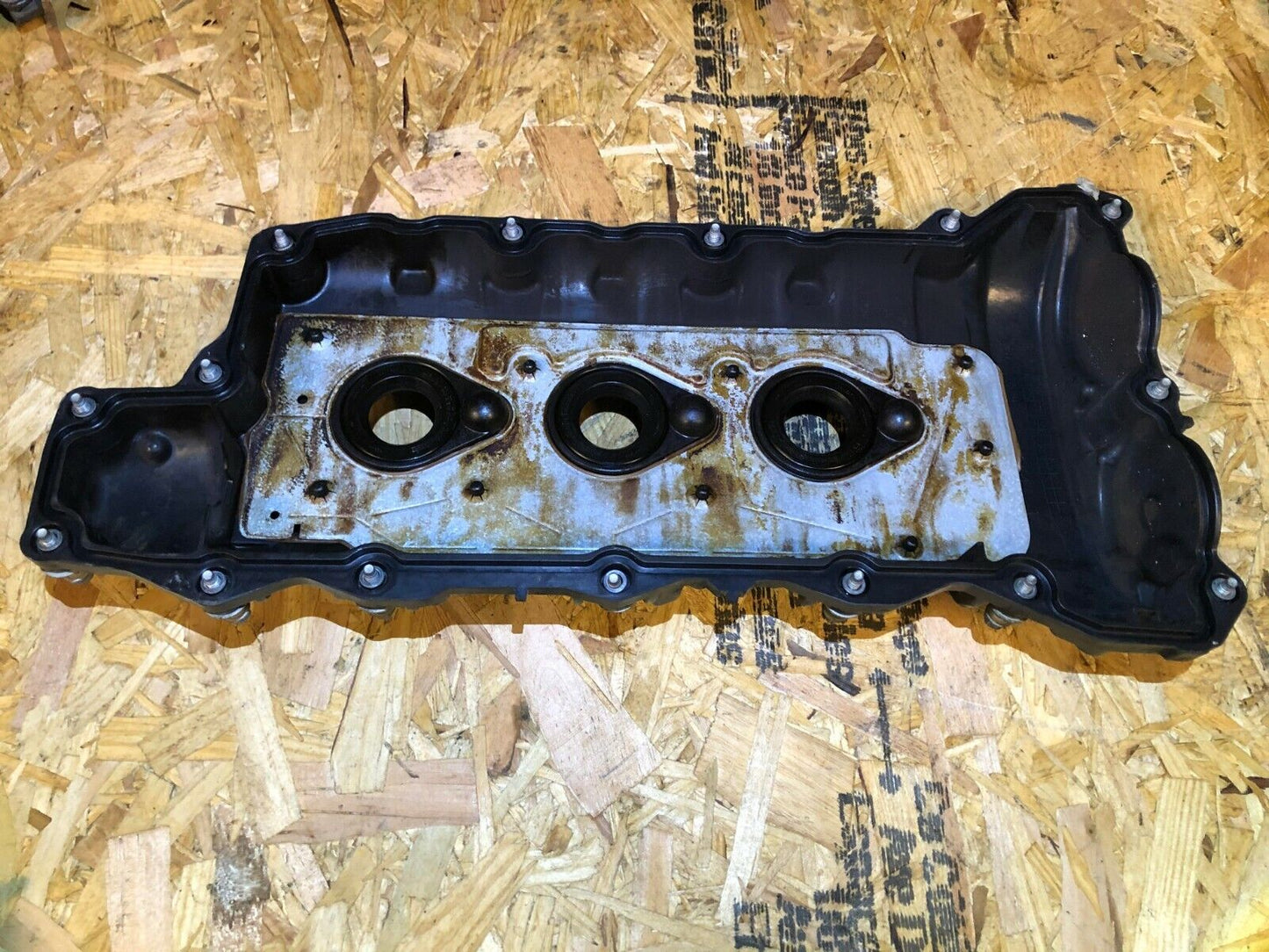 13 14 15 GMC Acadia Valve Cover Left Driver Side OEM