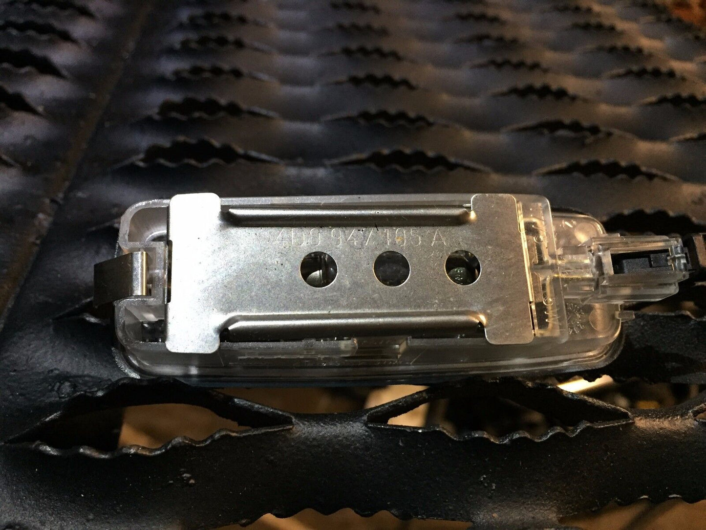 05 06 07 08 Audi A6 C6 Interior Light 2pcs 4d0947105a OEM