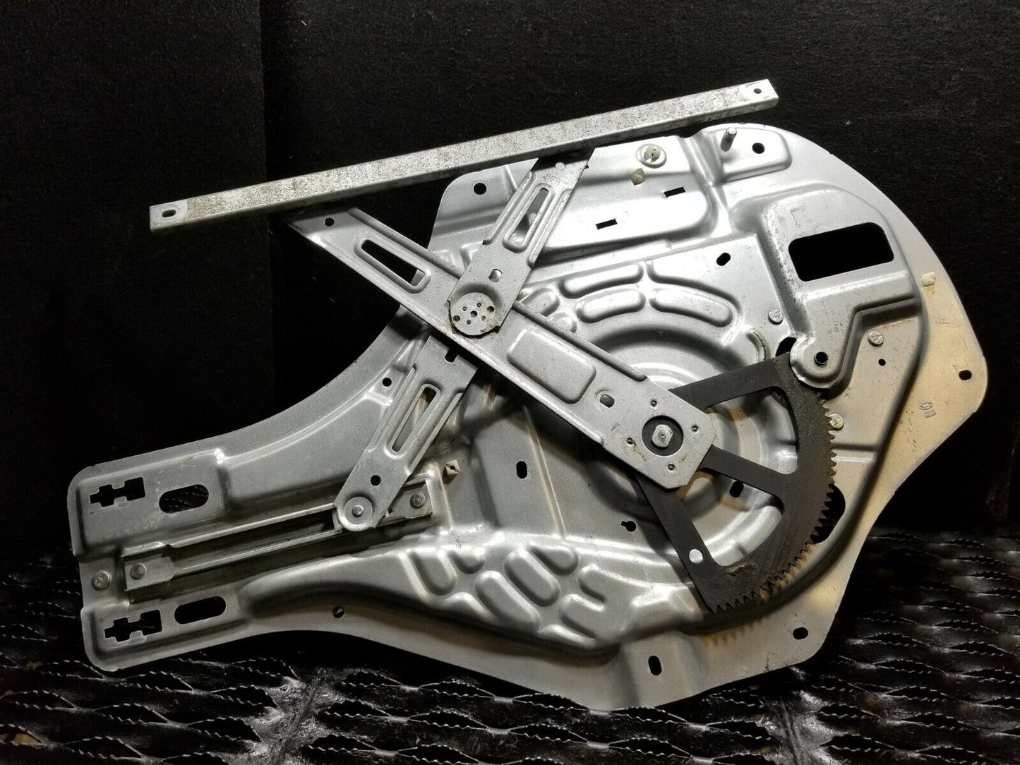 07 08 09 Hyundai Tucson Front Right Passenger Door Window Regulator OEM 89k