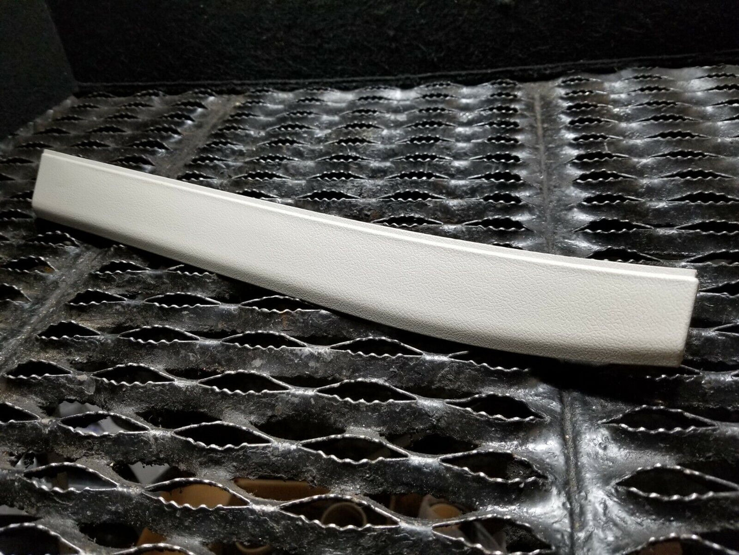 05 06 07 Dodge Magnum Dash Right Passenger Trim Strip Bezel OEM