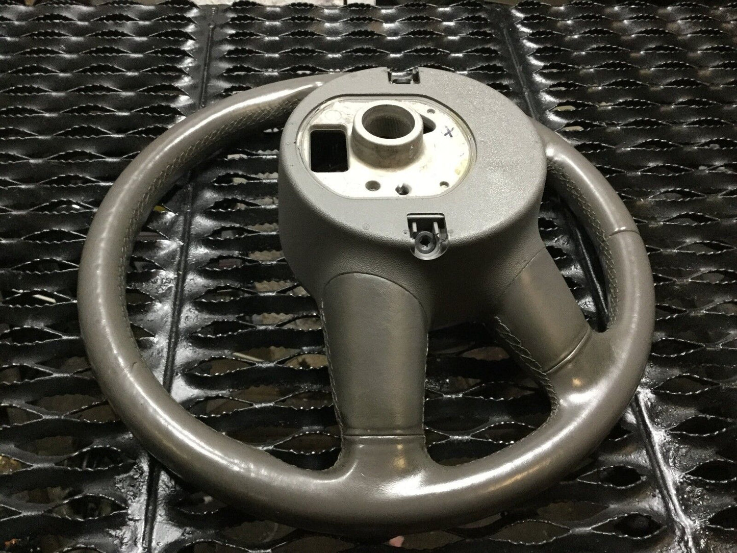 04 05 06 07 08 09 Audi A8 D3 Steering Wheel Leather 4 Spoke OEM 4e0000124a