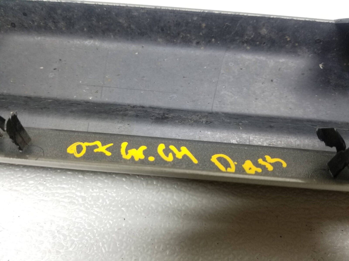 2006 - 2010 Jeep Grand Cherokee Rocker Panel Skirt Molding Right Pass Side OEM