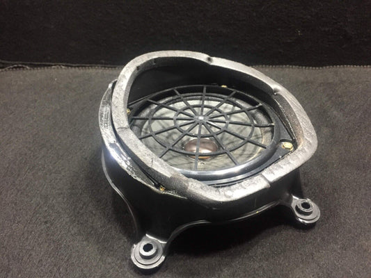 98 99 00 01 Mercedes W163 Rear Left Driver Side Door Speaker 1638200702 OEM D34