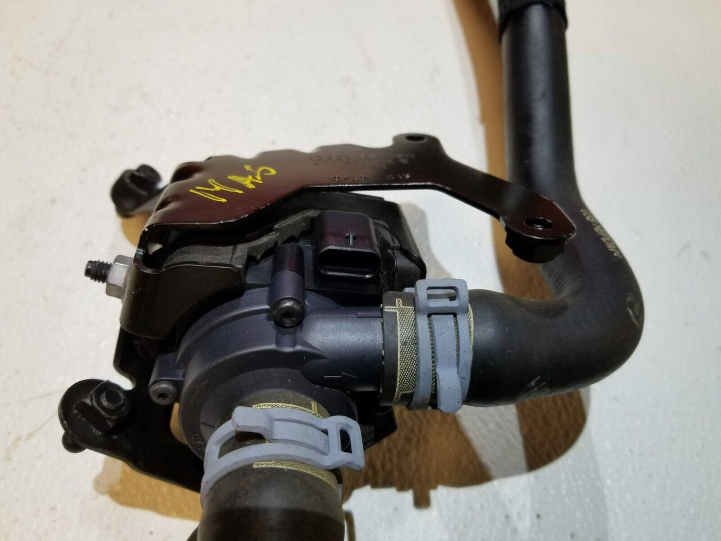 12 13 14 15 Audi A6 3.0t Engine Coolant Auxiliary Water Pump W/ Bracket OEM