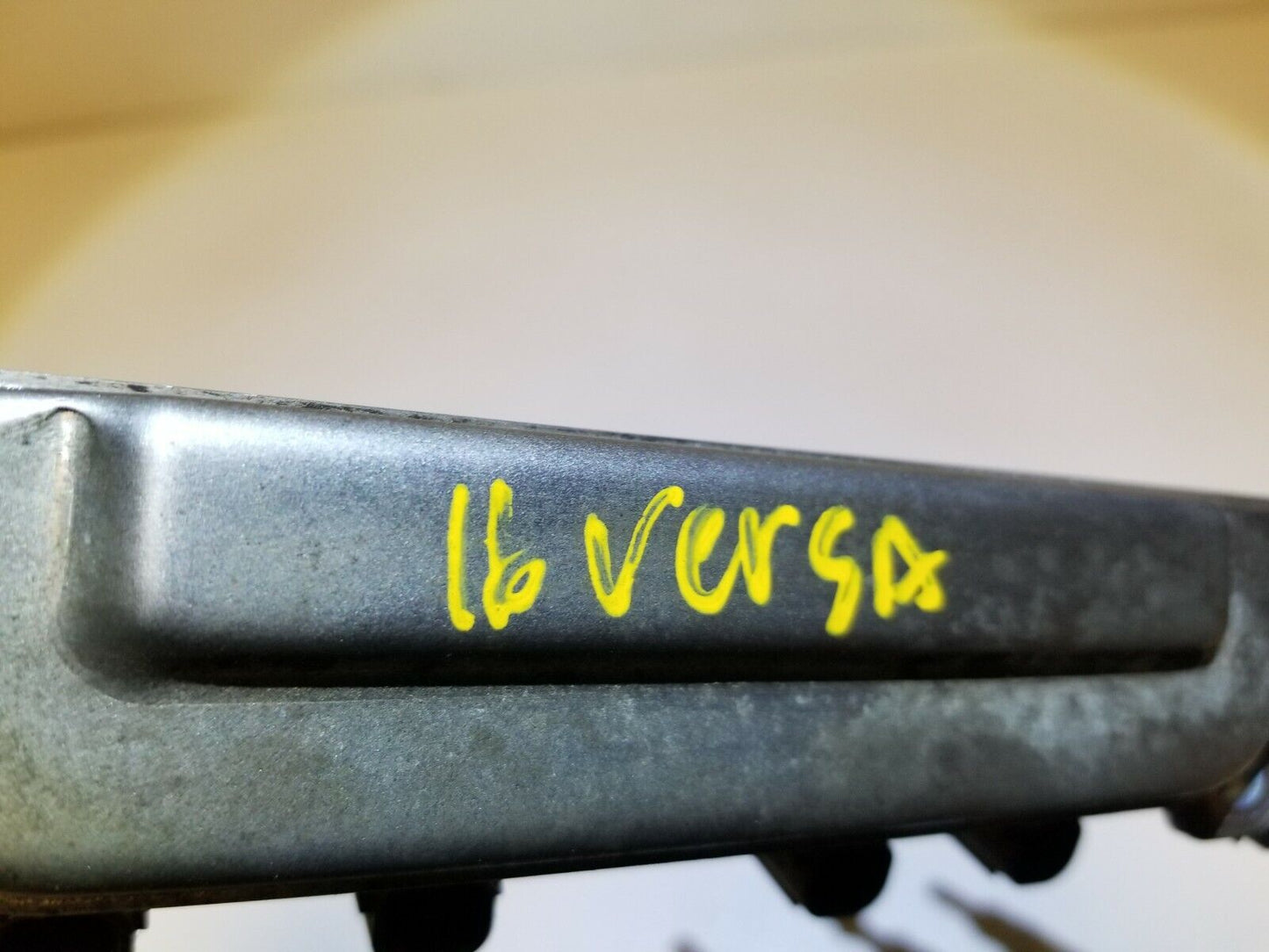 15 16 17 Nissan Versa 1.6l Fuel Rail W/ Injectors OEM