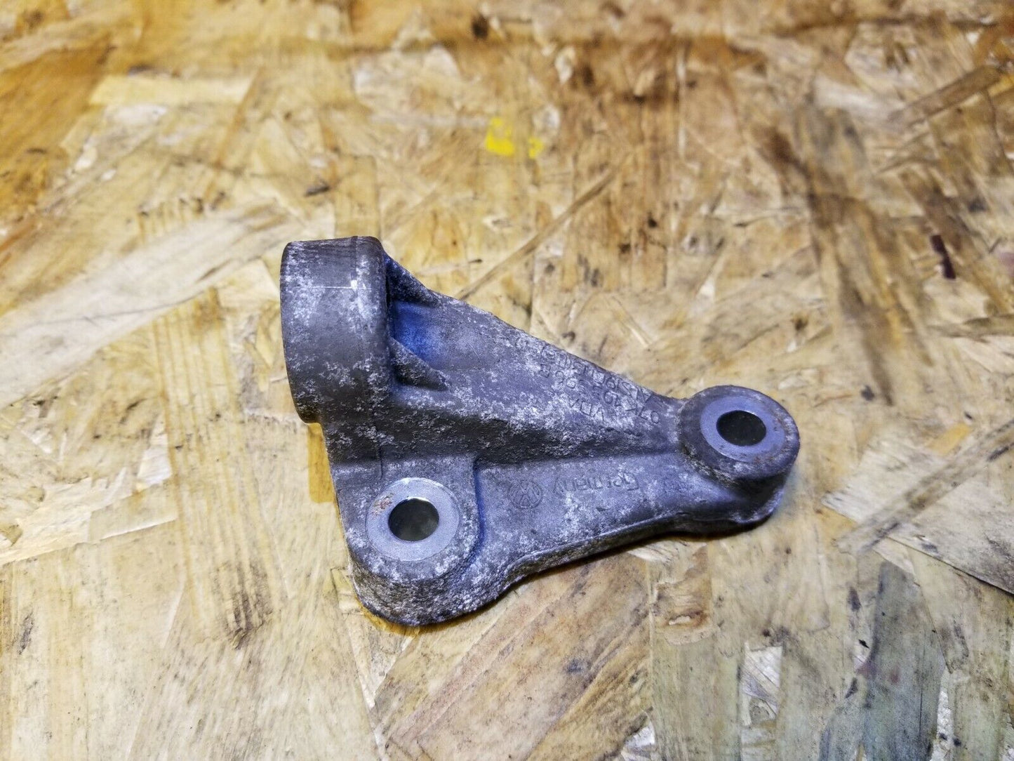 11 12 13 14 15 VW Jetta 2.5l Engine Motor Mount Bracket OEM 62k Miles