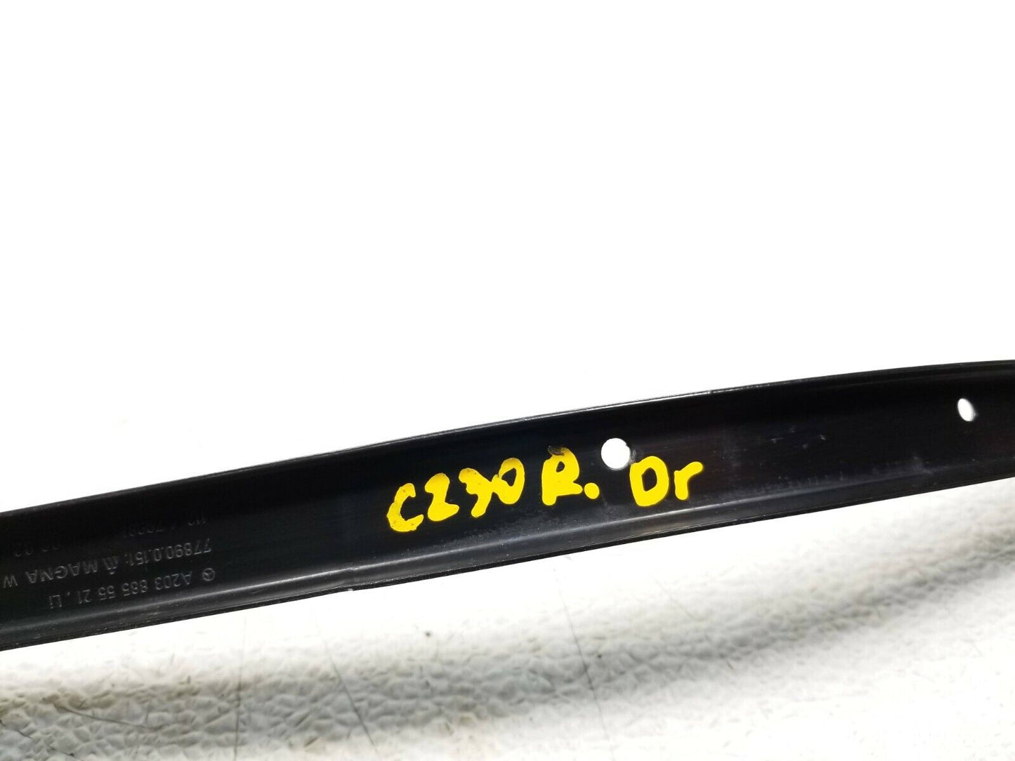 02 03 04 05 06 Mercedes Benz W203 C230 Coupe Rear Bumper Rail Bracket 2pcs OEM