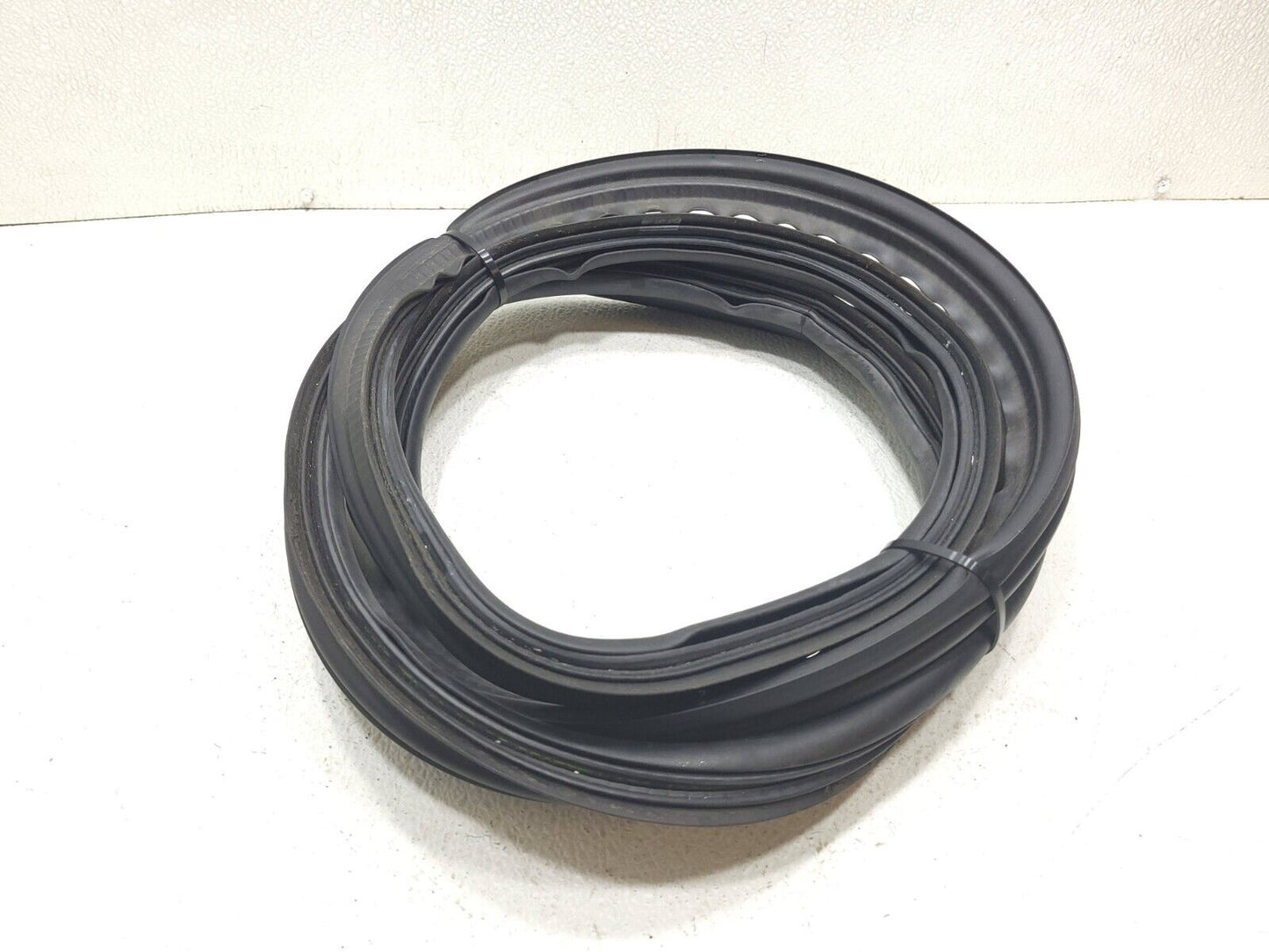 11 - 16 Mercedes E350 W212 Trunk Weatherstrip Seal OEM