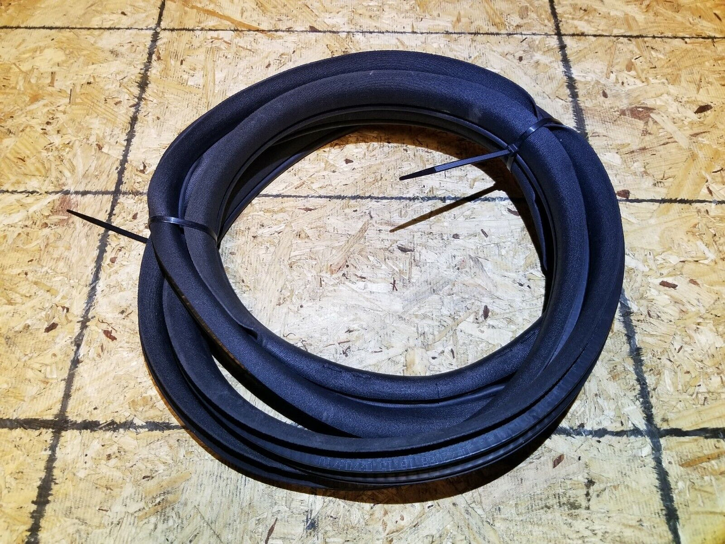 07 08 09 10 Mercedes-benz R350 Front Right Passenger Door Weatherstrip Seal OEM