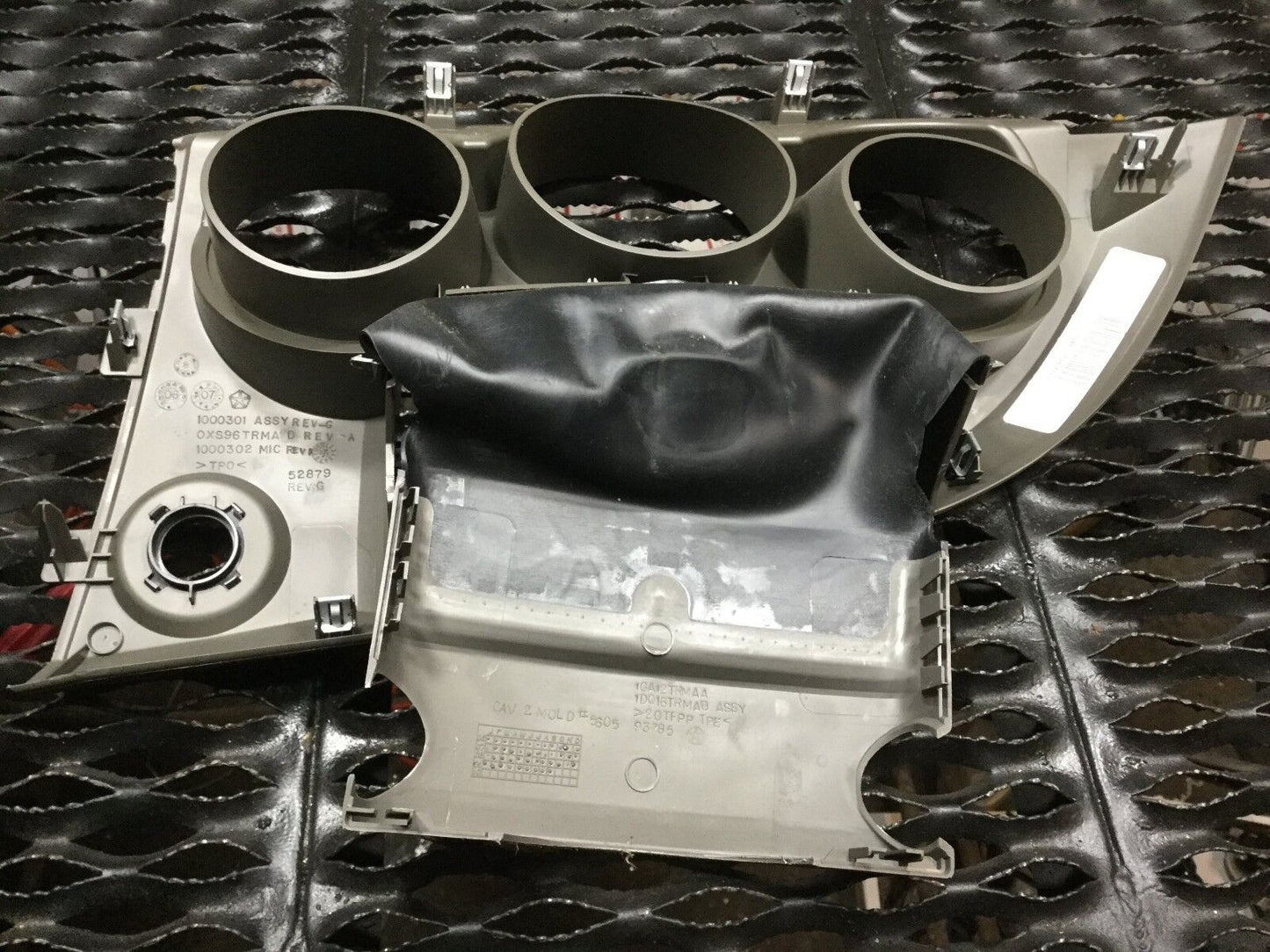 07 08 09 10 Chrysler Sebring Speedometer Bezel Dash Trim OEM