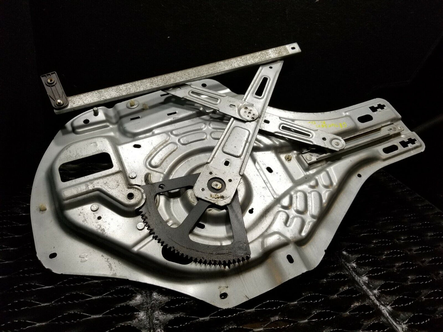 07 08 09 Hyundai Tucson Front Left Driver Door Window Regulator OEM 89k