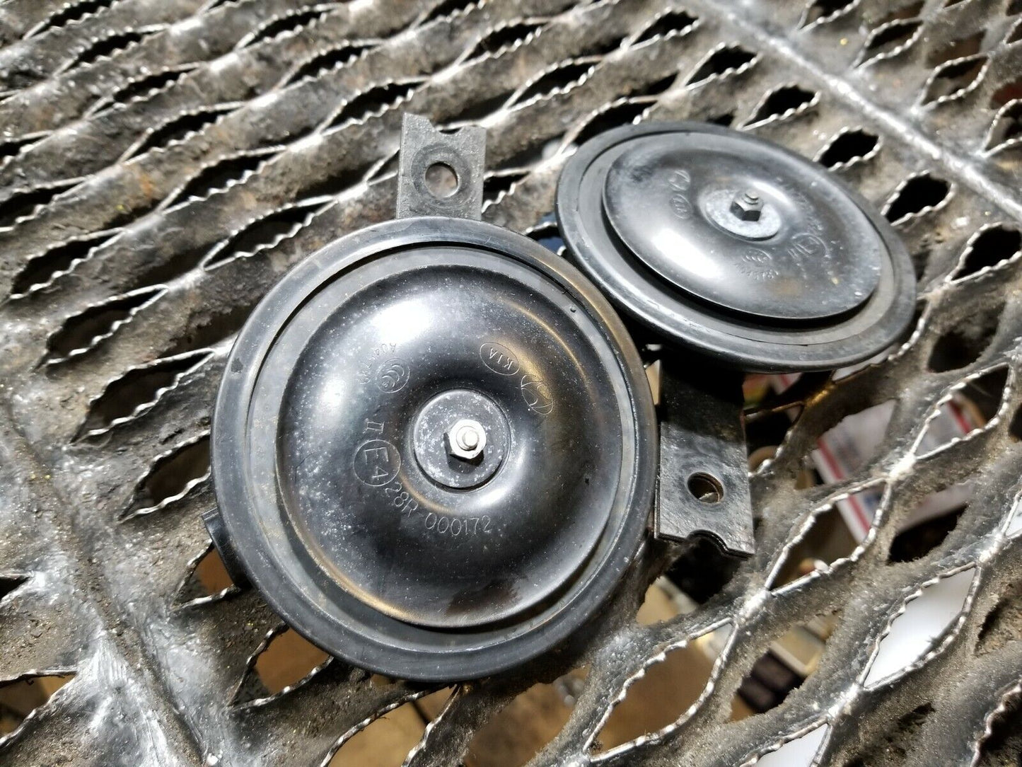 10 11 12 Hyundai Genesis Coupe Horn Signal Pair OEM