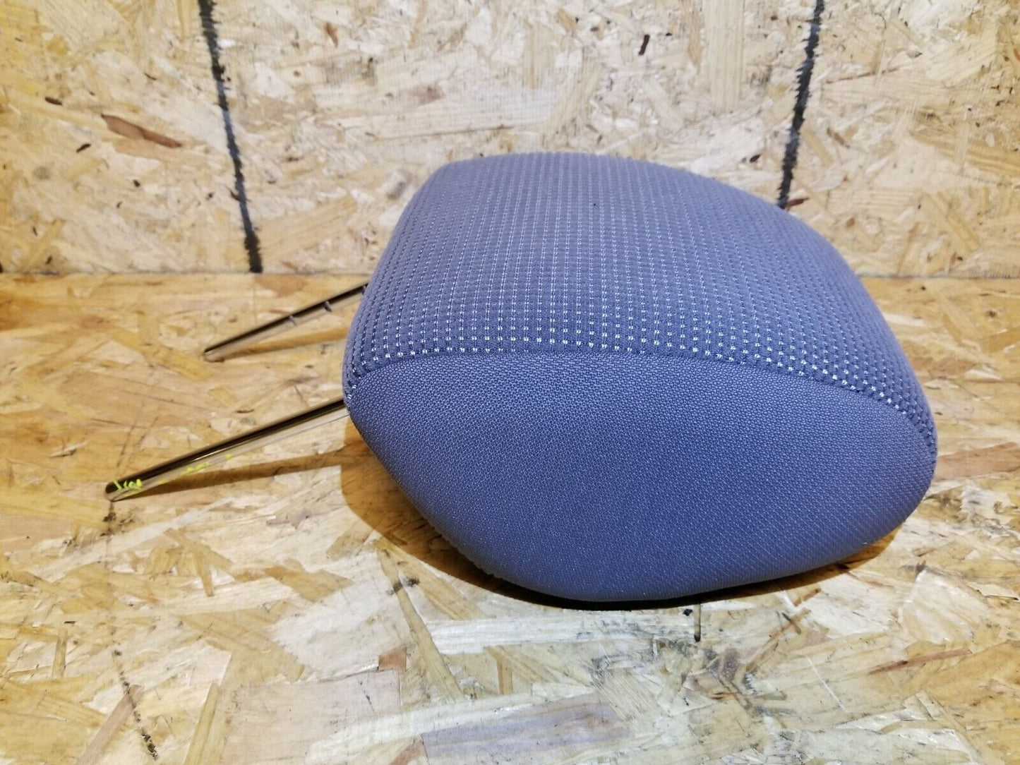 07 08 09 Hyundai Tucson Front Right Passenger Seat Headrest Head Rest OEM 89k
