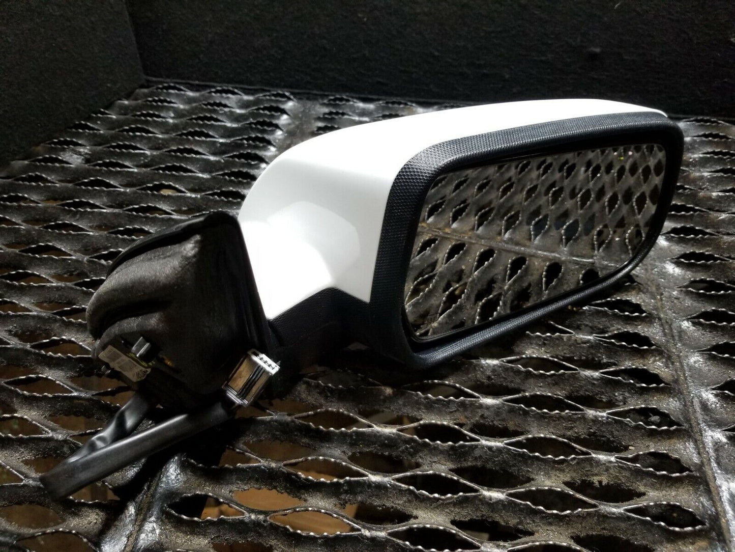 11 2011 GMC Terrain Passenger Right Door Side View Mirror OEM