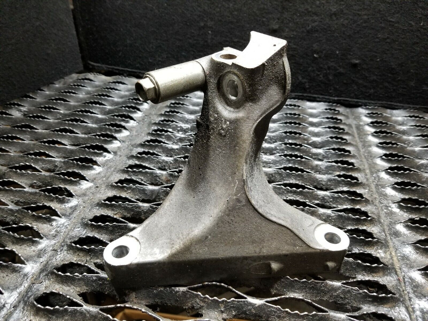 10 11 12 13 14 Subaru Legacy Engine Mount Bracket Pass Side OEM