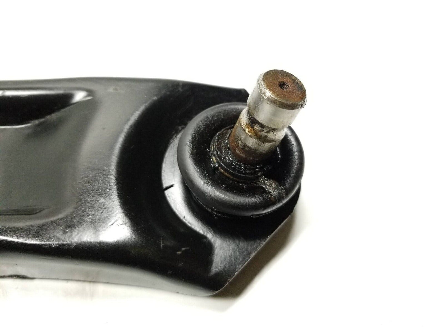 2007 - 2013 Suzuki SX4 Front Passenger Lower Control Arm OEM 70k Miles
