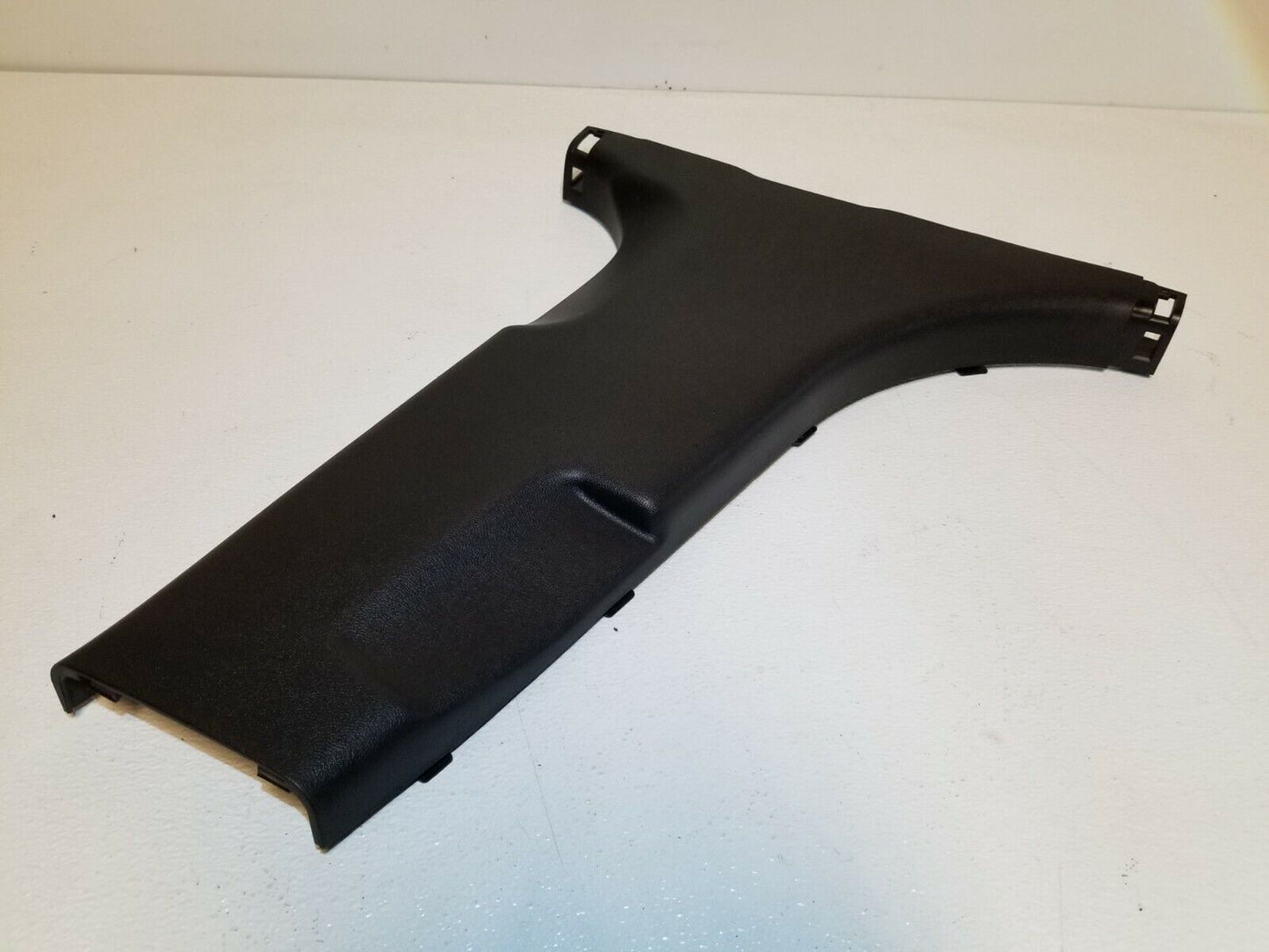 12 13 14 15 16 Hyundai Veloster Center Lower B Pillar Trim Right Pass Side OEM