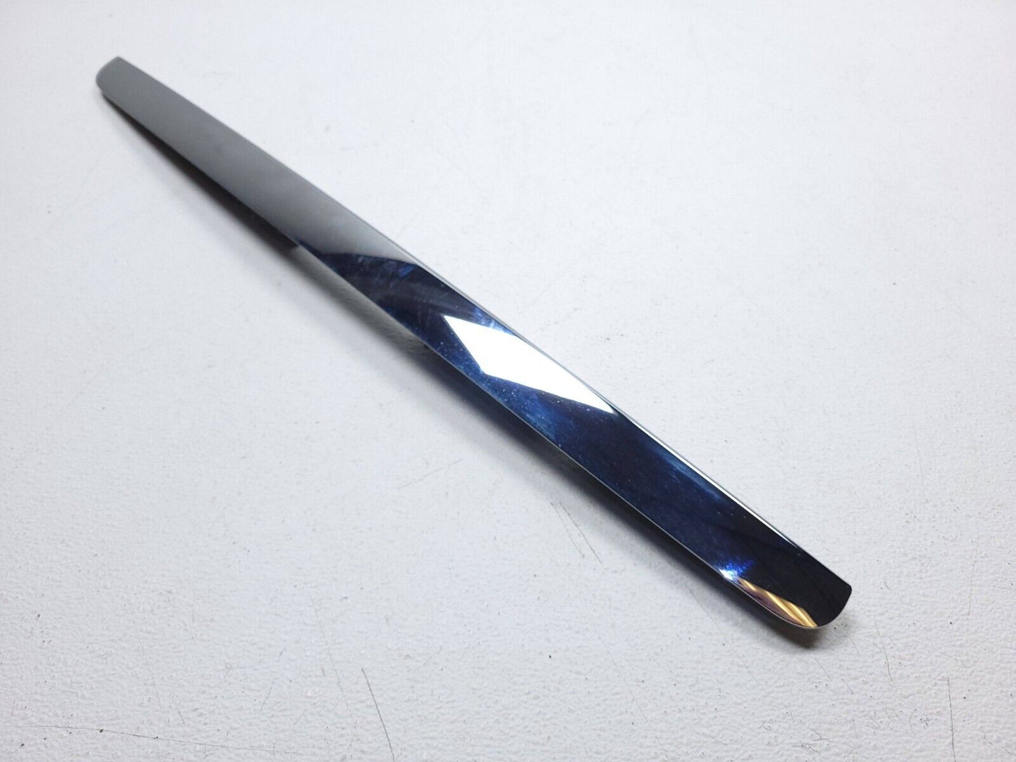 06 07 08 09 10 11 Mercedes Ml500 Rear Trunk Release Handle W/ License Light OEM