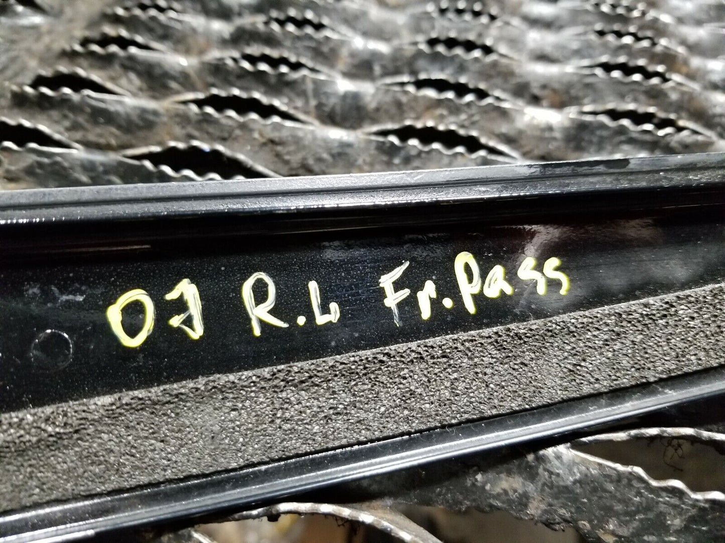 06 07 08 Acura Rl Front Right Pass Side Exterior B Pillar Trim Molding OEM