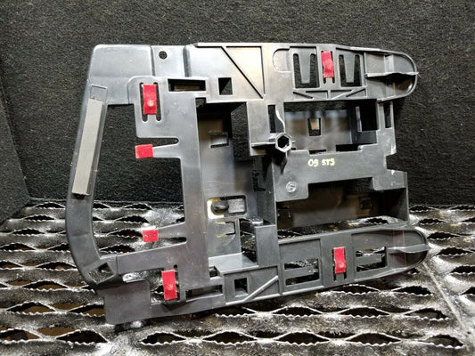 05 06 07 08 09 10 Cadillac STS Electrical Mount Bracket Holder 15253256 OEM
