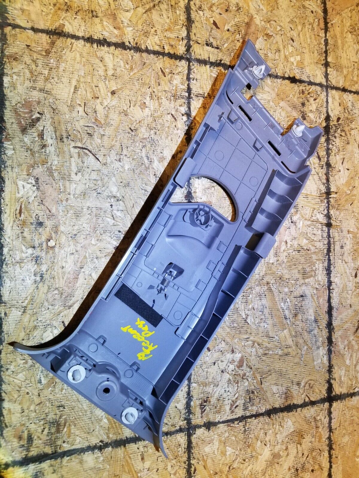 12 13 14 15 16 Hyundai Accent Hatch Pass Side Center Upper B Pillar Trim OEM