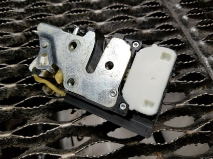 06 07 08 09 10 11 Cadillac DTS Front Right Pass Door Lock Latch Actuator OEM