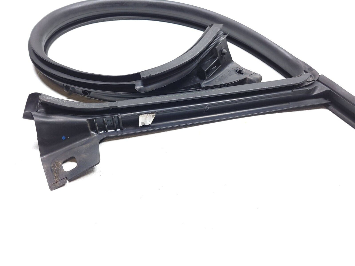 09 10 11 12 Volkswagen Cc Door Weatherstrip Seal Front Right Passenger Side OEM