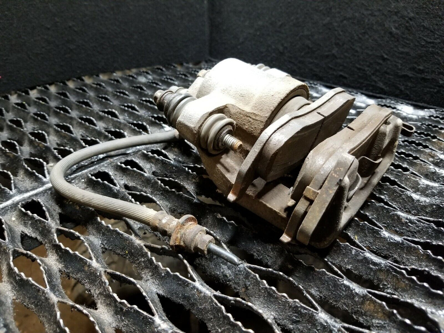 04 05 06 07 Infiniti QX56 Brake Caliper Rear Left Driver Side OEM