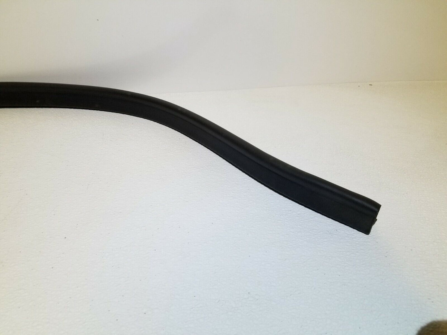 13 14 15  Audi Q7 3.0l Wiper Cowl Weather Seal 4l0823723 OEM 87k Miles