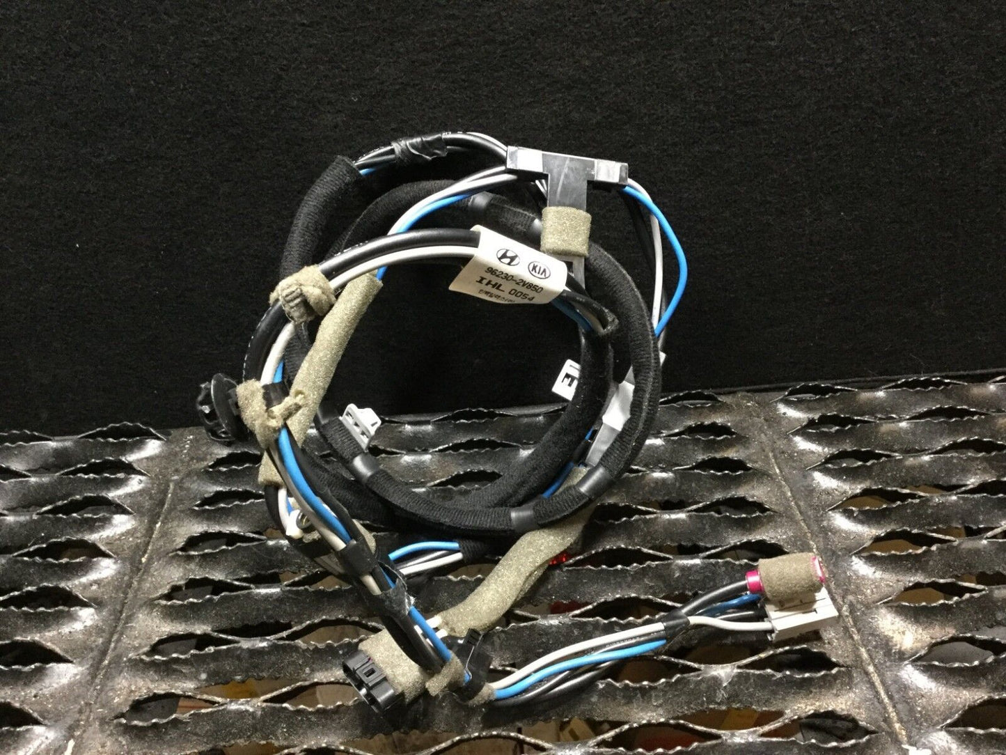 11 12 13 14 15 Hyundai Veloster Feeder Cable Antenna OEM