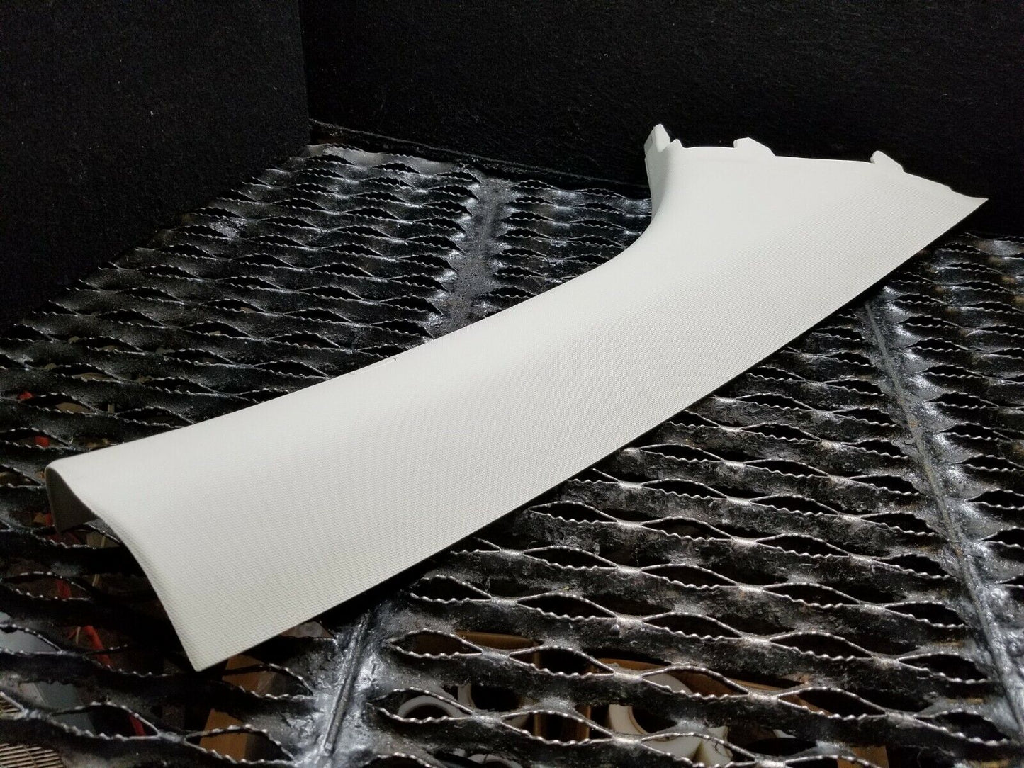 13 14 15 16 17 Jeep Compass Passenger Side Right A Pillar Trim Cover OEM 30k