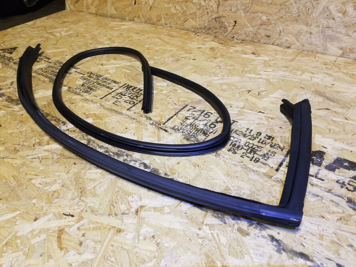 16 17 Dodge Challenger SRT Right Passenger Door Weather Strip Seal OEM 12k Miles