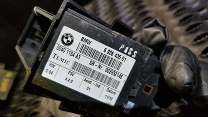 2007 BMW Front Right Passenger Side Seat Memory Control Module 6926435 OEM N17