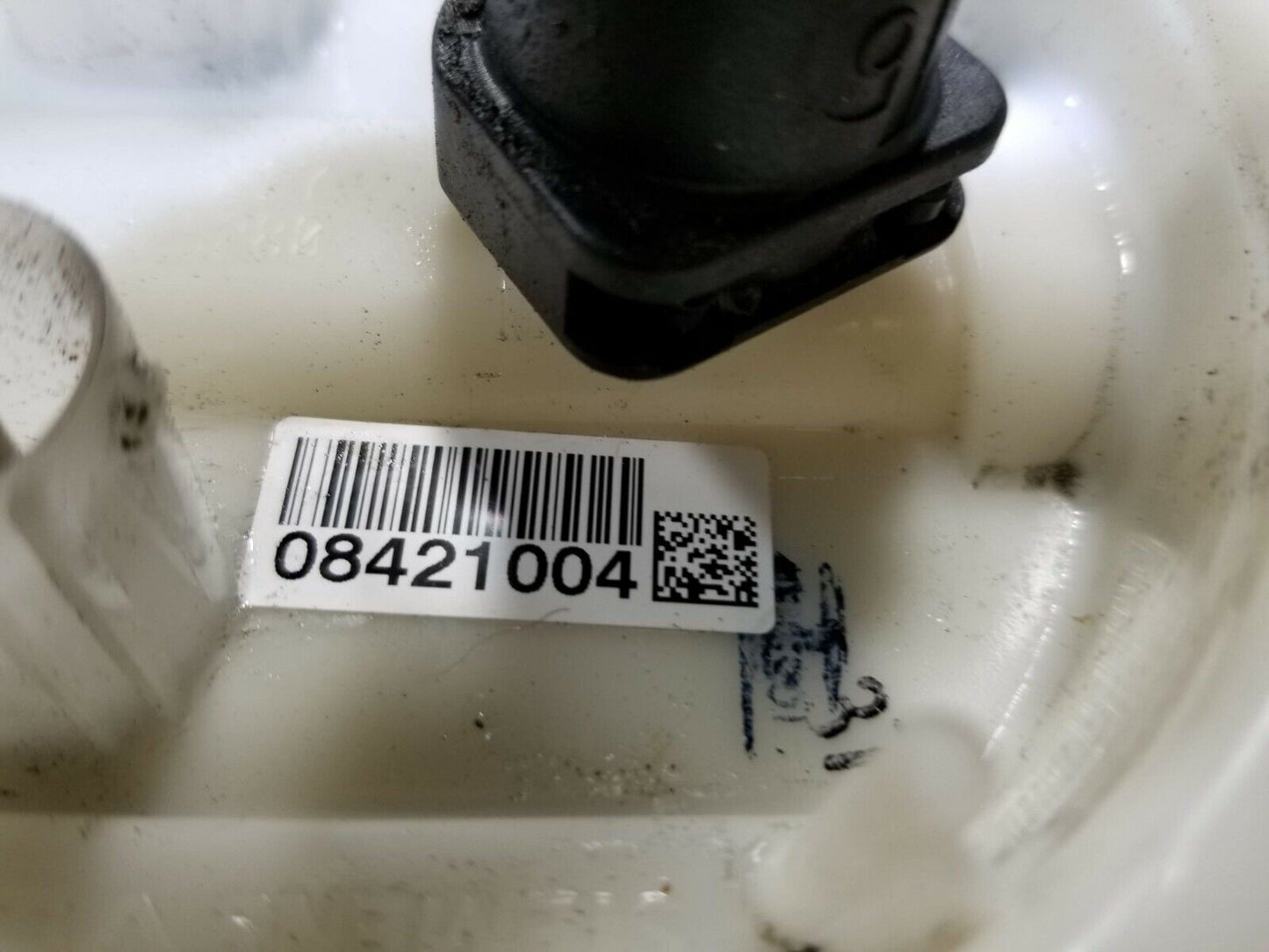 11 12 13 BMW 128i E82 Fuel Pump & Sender Unit OEM
