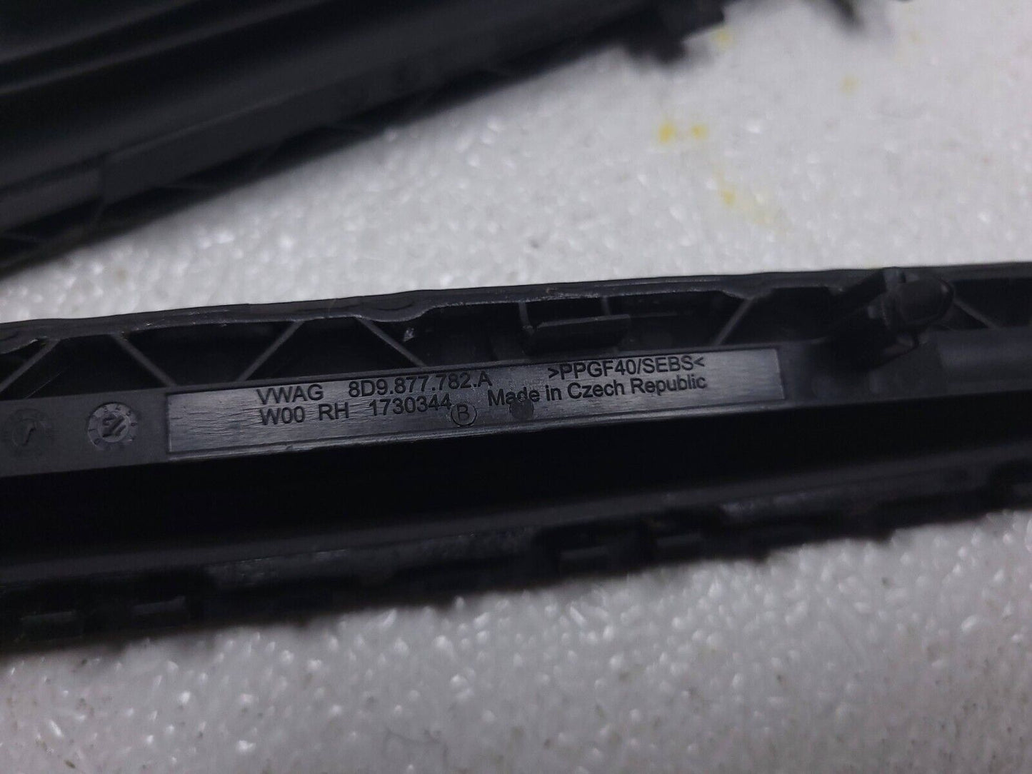13 14 15 16 Audi A4 S4 Sunroof Trim 8d9877782 OEM