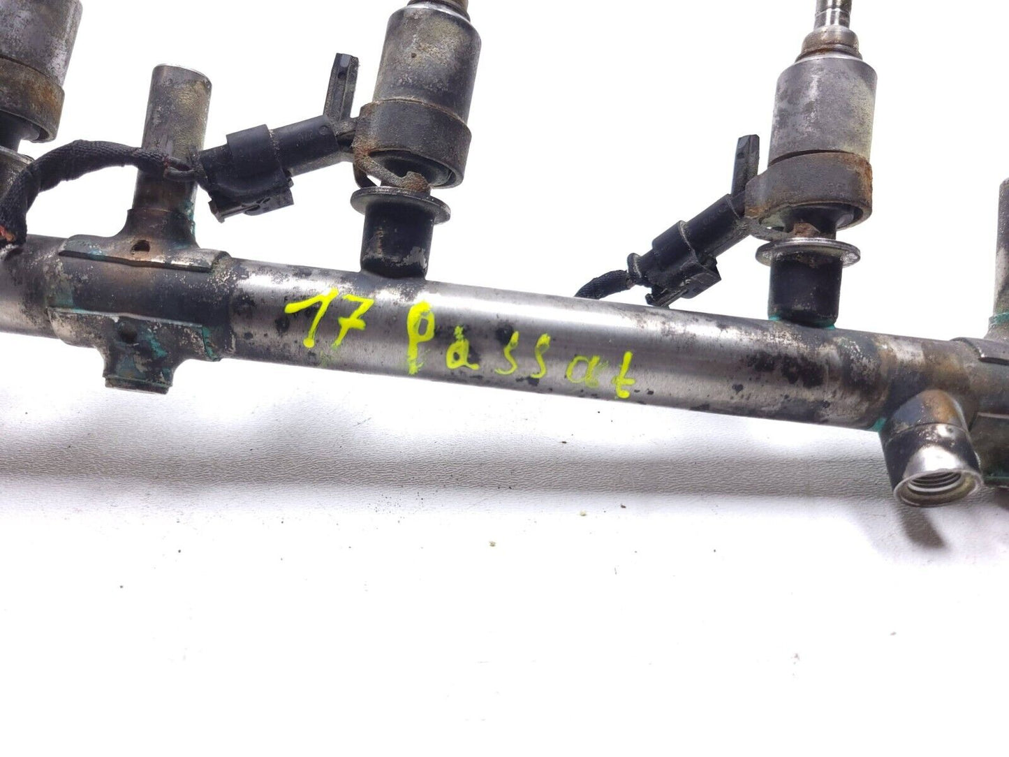 14-17 Volkswagen Passat Fuel  Rail Injection W/ Injectors 1.8t OEM