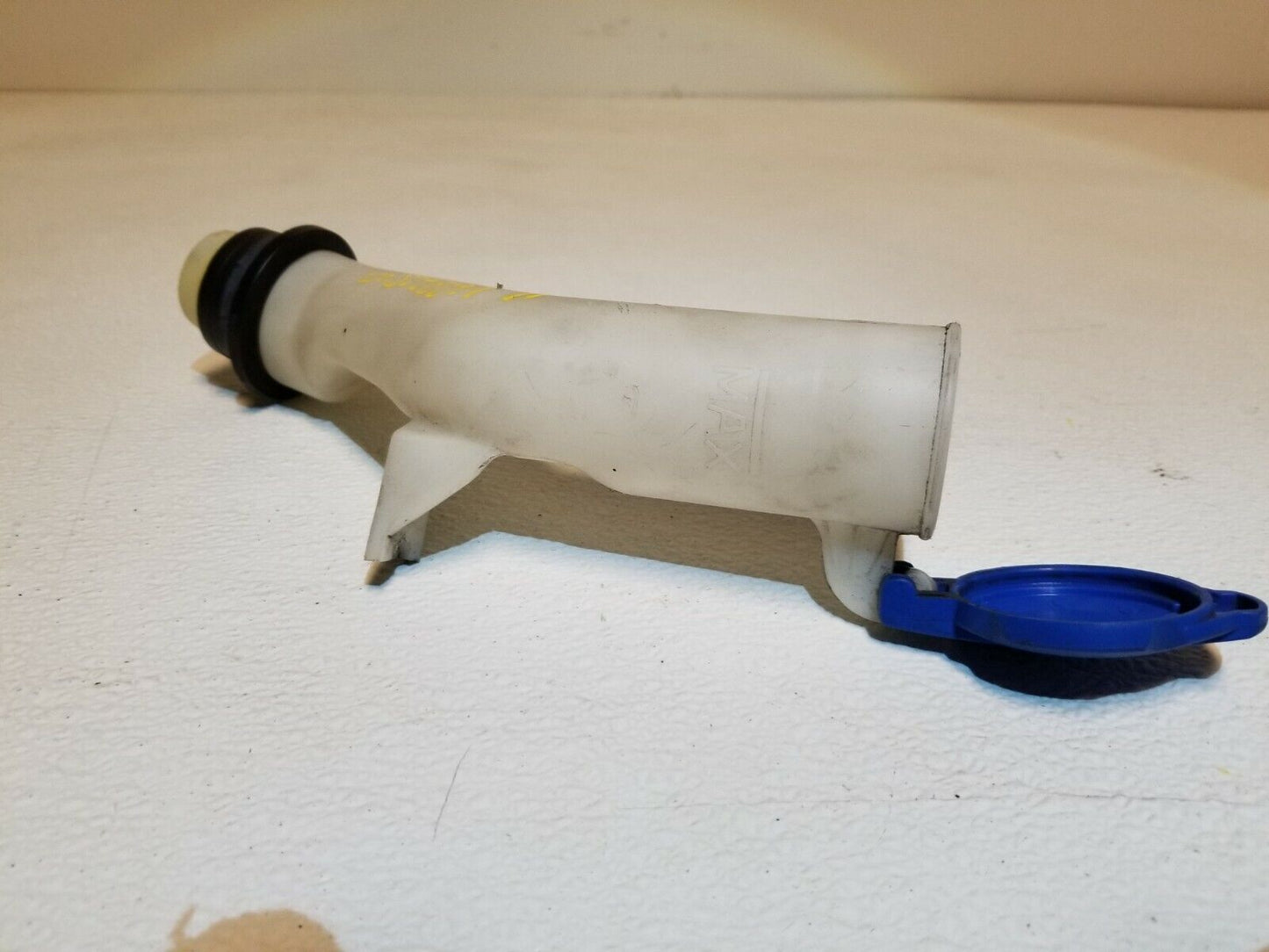 07 08 09 10 11 12 Hyundai Veracruz Windshield Washer Resrvoir Filler Neck OEM