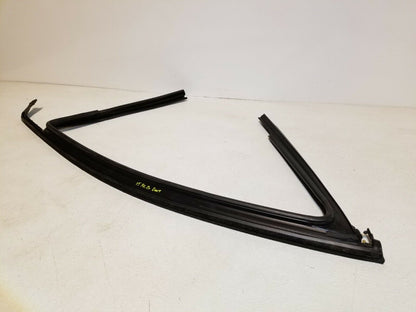13 14 15 16  Dodge Dart Front Left Driver Door Run Glass Weather Strip OEM 76k