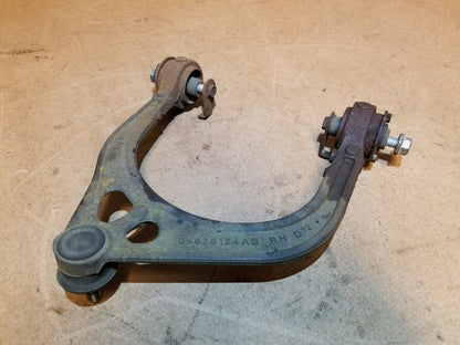 05 06 07 Dodge Magnum Upper Control Arm RWD Front Right Passenger Side OEM