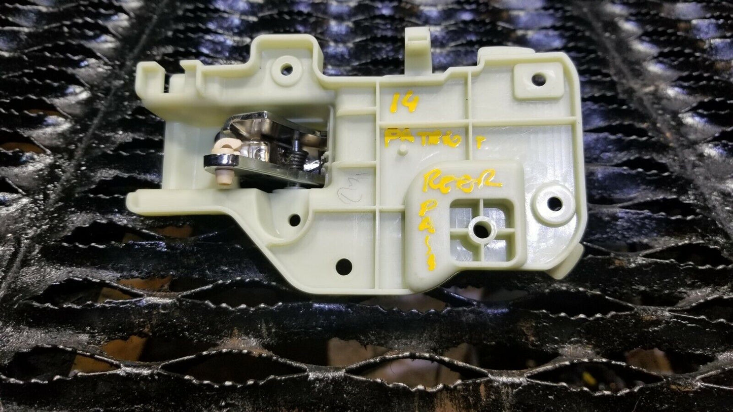 12 13 14 15 16 Jeep Patriot Interior Door Handle Rear Right Passenger Side OEM