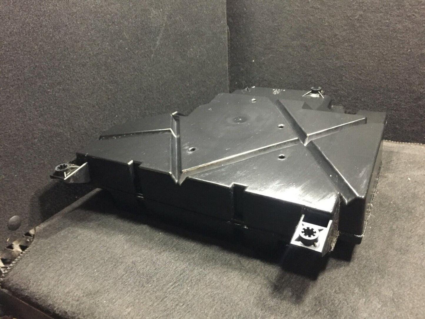 99 00 01 02 03 Mercedes W163 Audio Sound System Subwoofer Box Assembly OEM D34