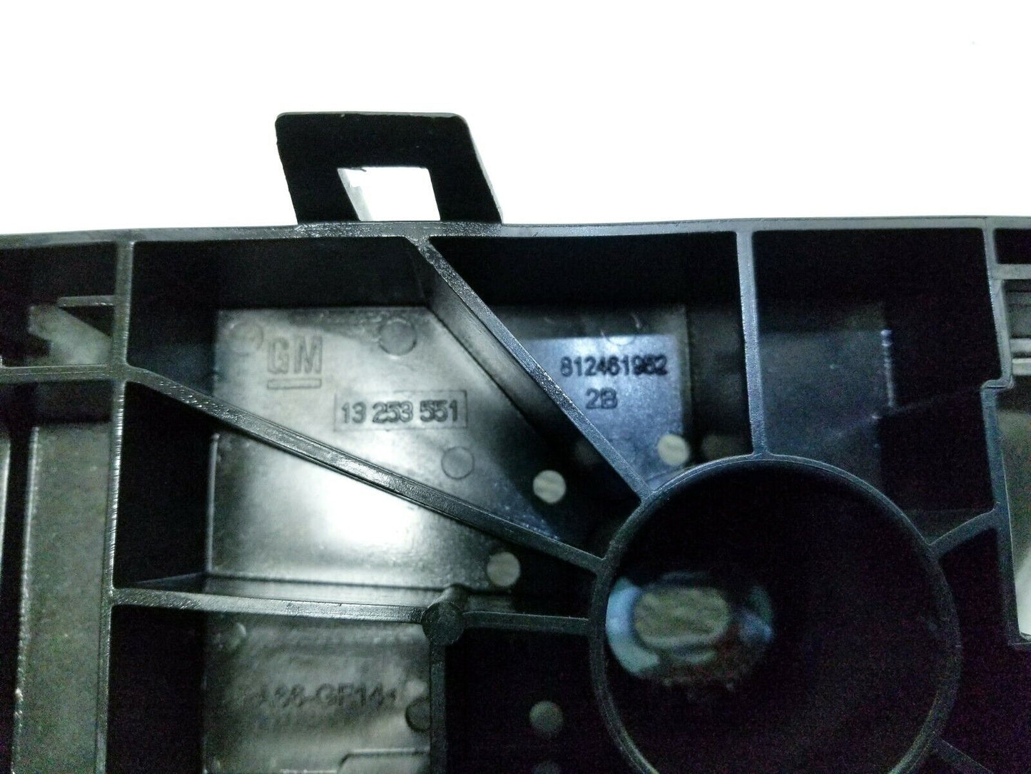15 16 17 18 Chevy Impala 2.5l Fuse Box Lower Bracket OEM